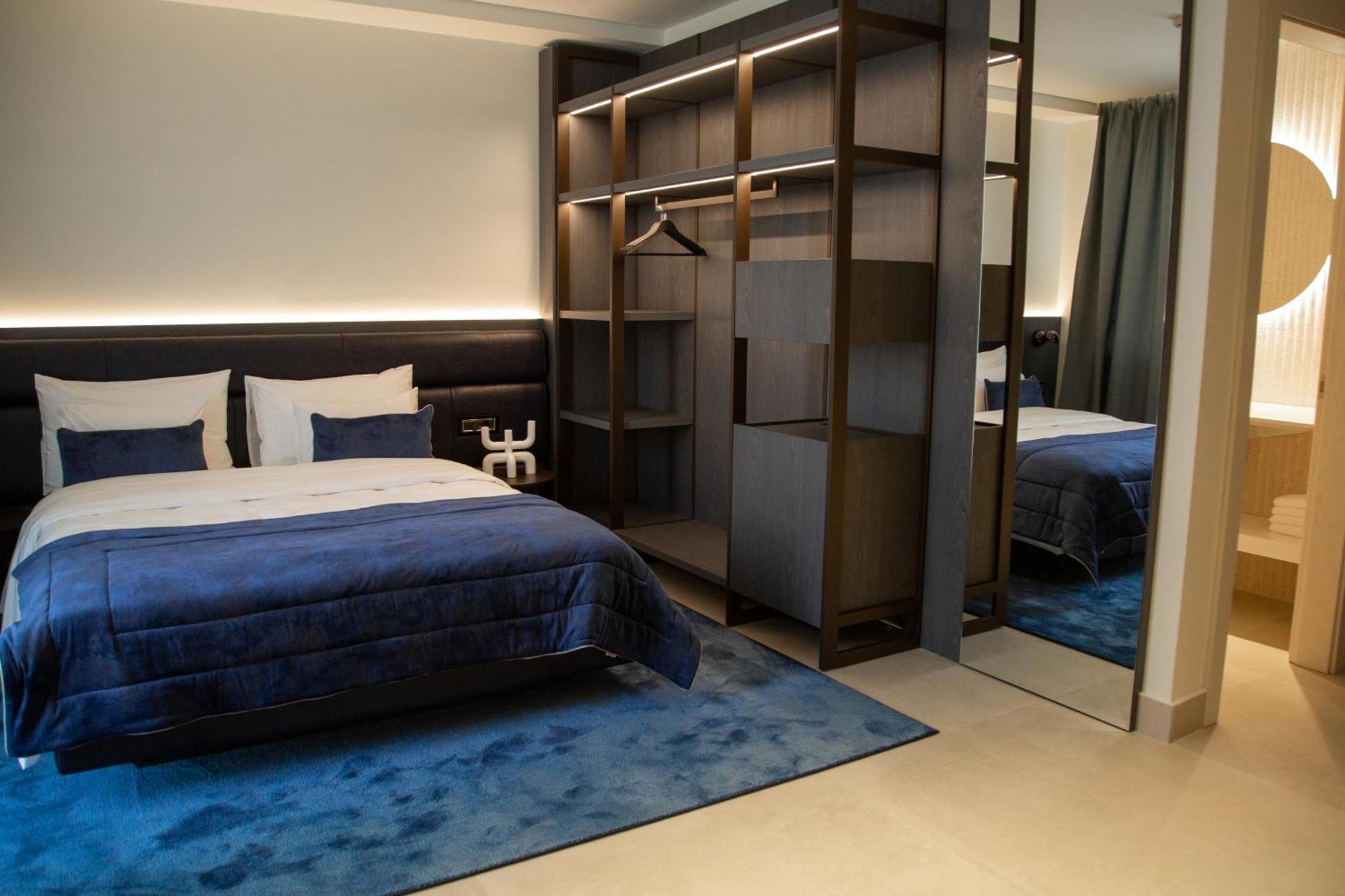 Hotel Abi's & 4*