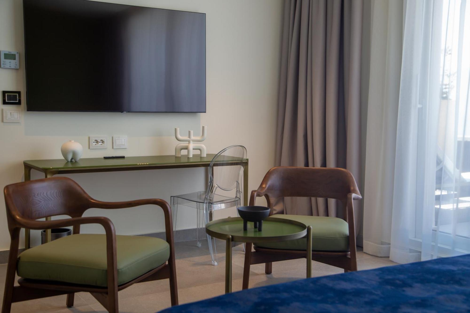 Abi's & Hotel Vlore