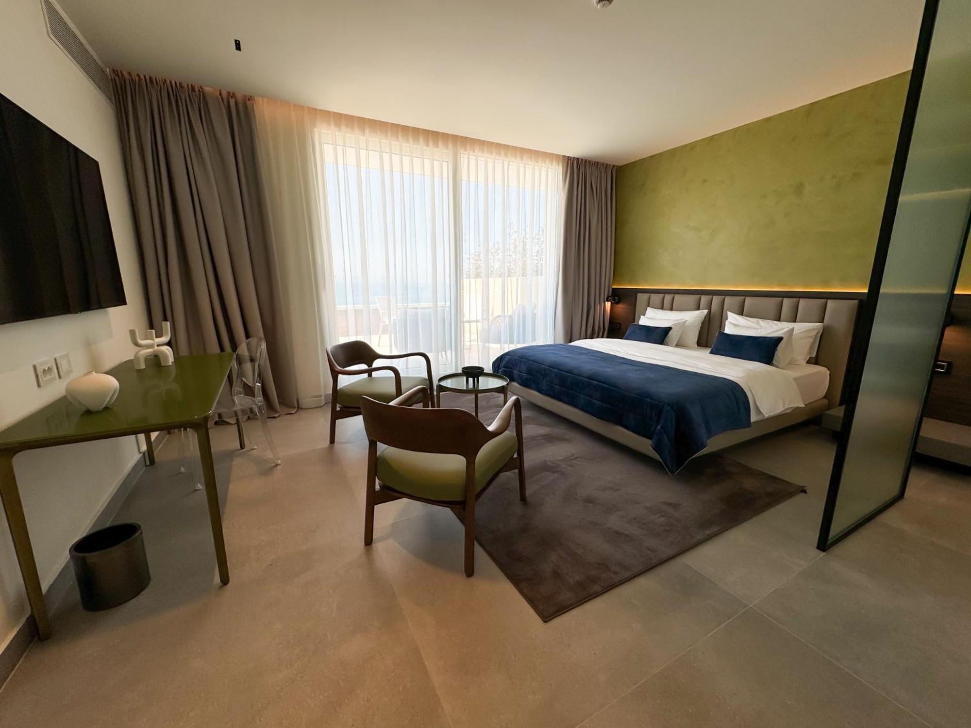 Abi's & Hotel Vlore